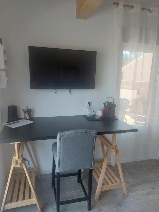 Chambre Climatisee A 20 Minutes De Bordeaux Marcamps Bagian luar foto