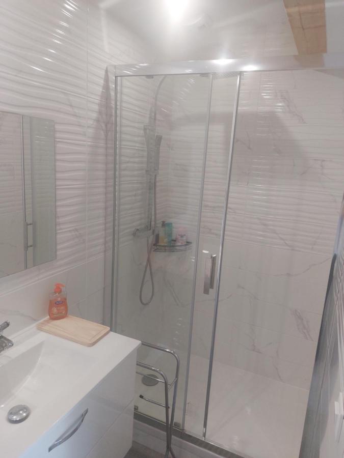Chambre Climatisee A 20 Minutes De Bordeaux Marcamps Bagian luar foto